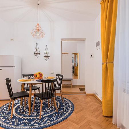 Garden Hideout - Central Apartment Brasov Ngoại thất bức ảnh
