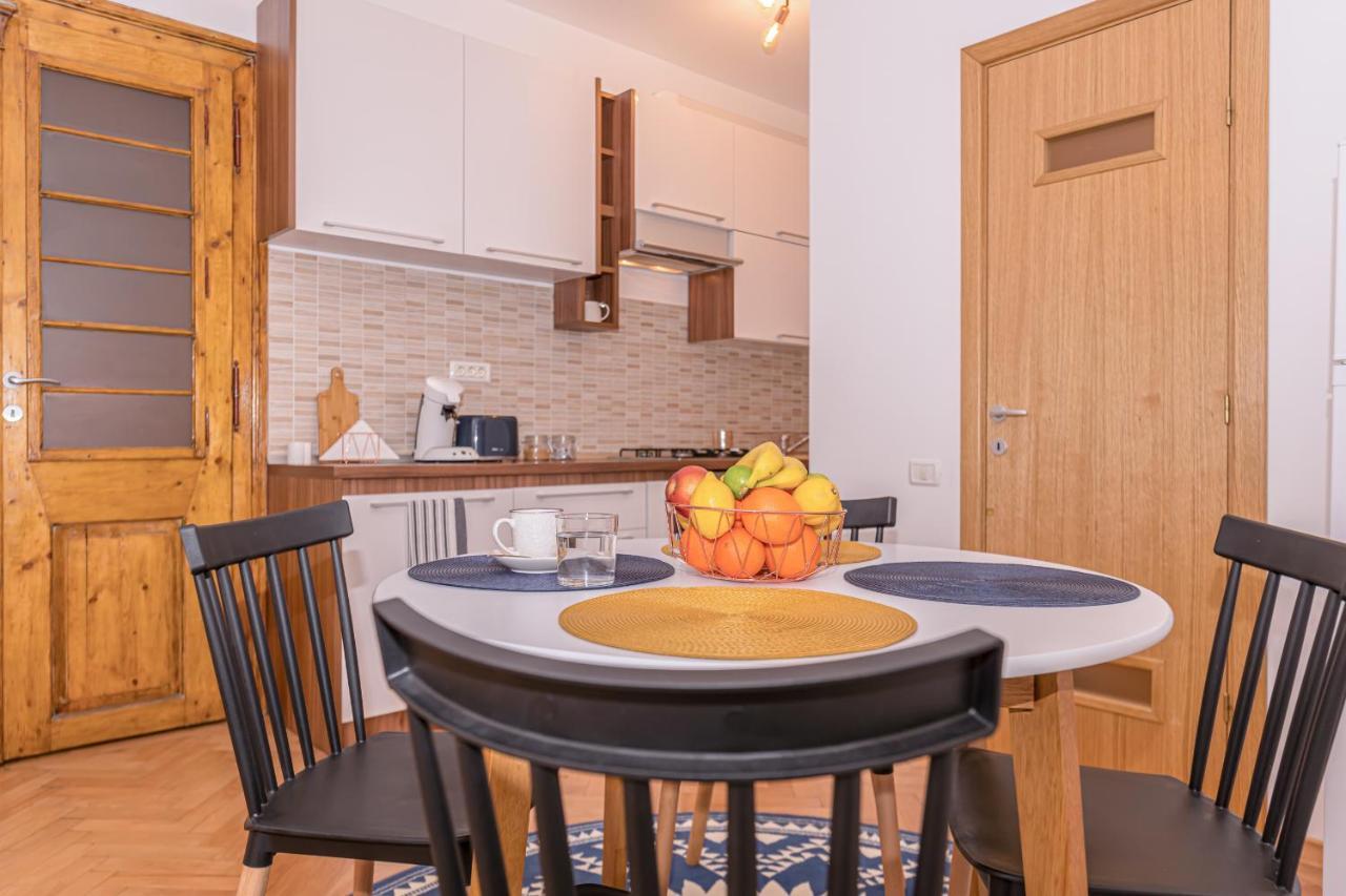 Garden Hideout - Central Apartment Brasov Ngoại thất bức ảnh
