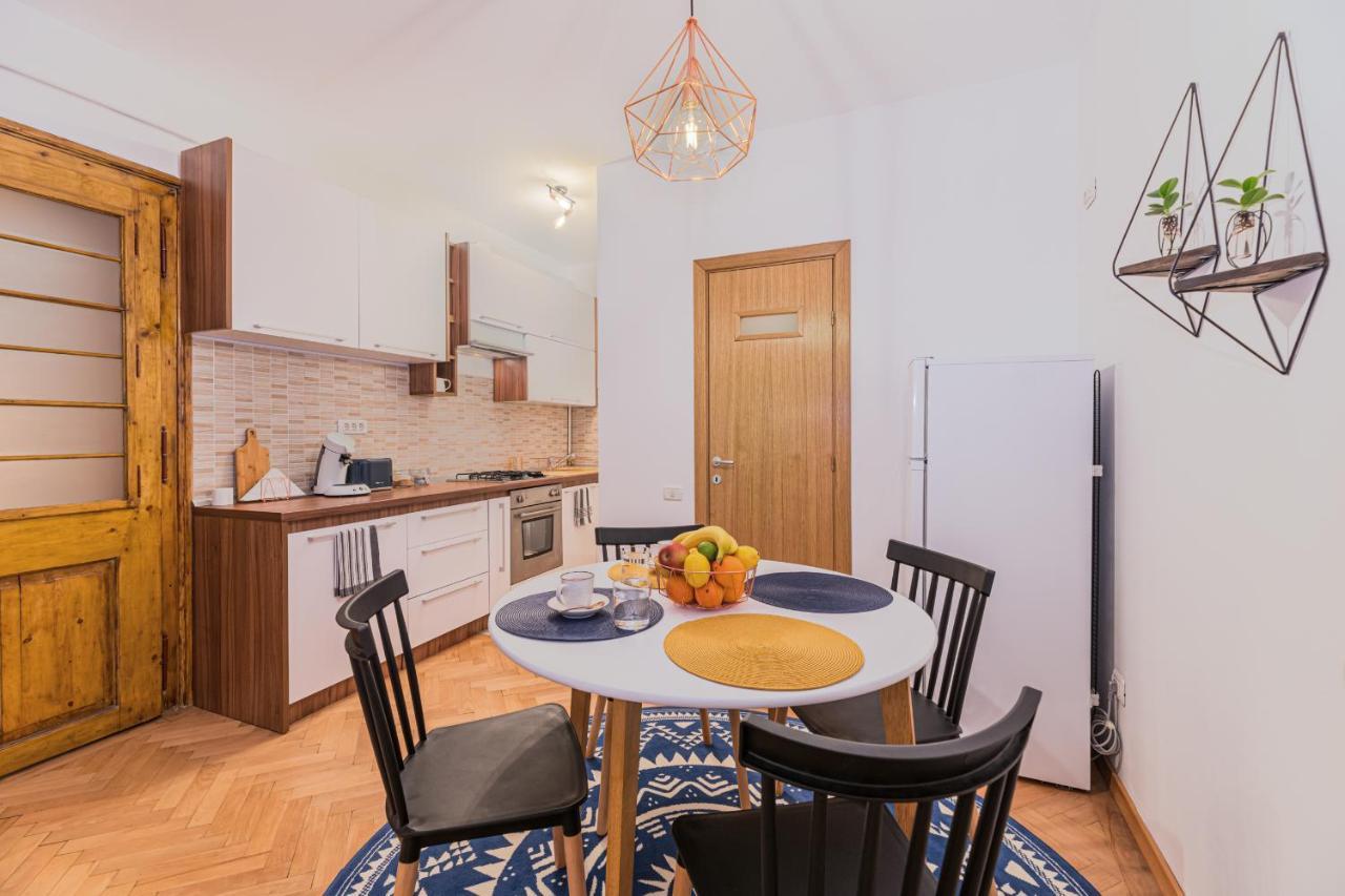 Garden Hideout - Central Apartment Brasov Ngoại thất bức ảnh