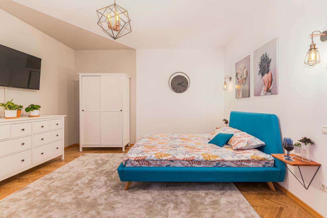 Garden Hideout - Central Apartment Brasov Ngoại thất bức ảnh