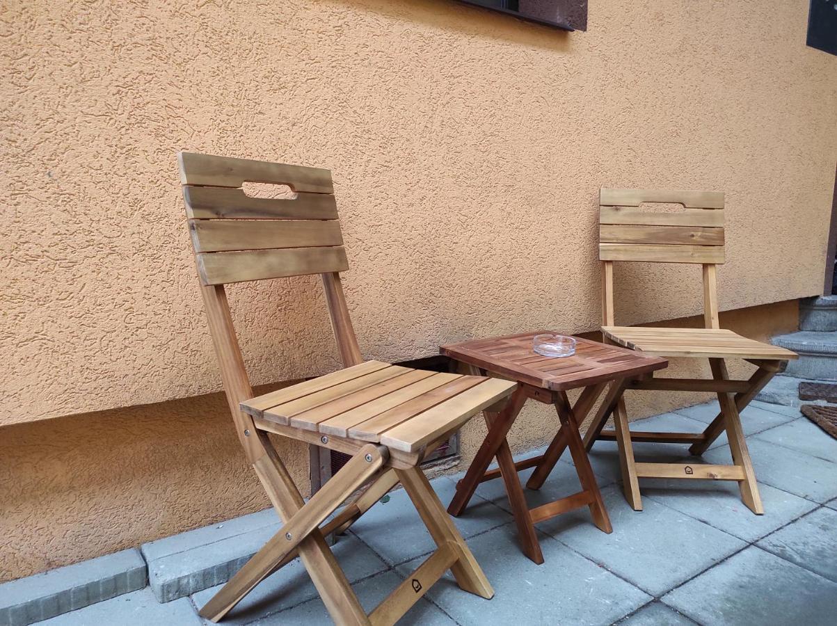 Garden Hideout - Central Apartment Brasov Ngoại thất bức ảnh